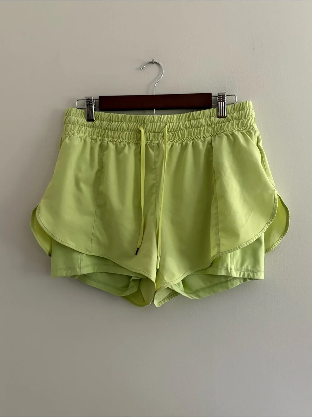 90 Degrees By Reflex Women’s Large Athletic Shorts Neon Yellow Bright Running
